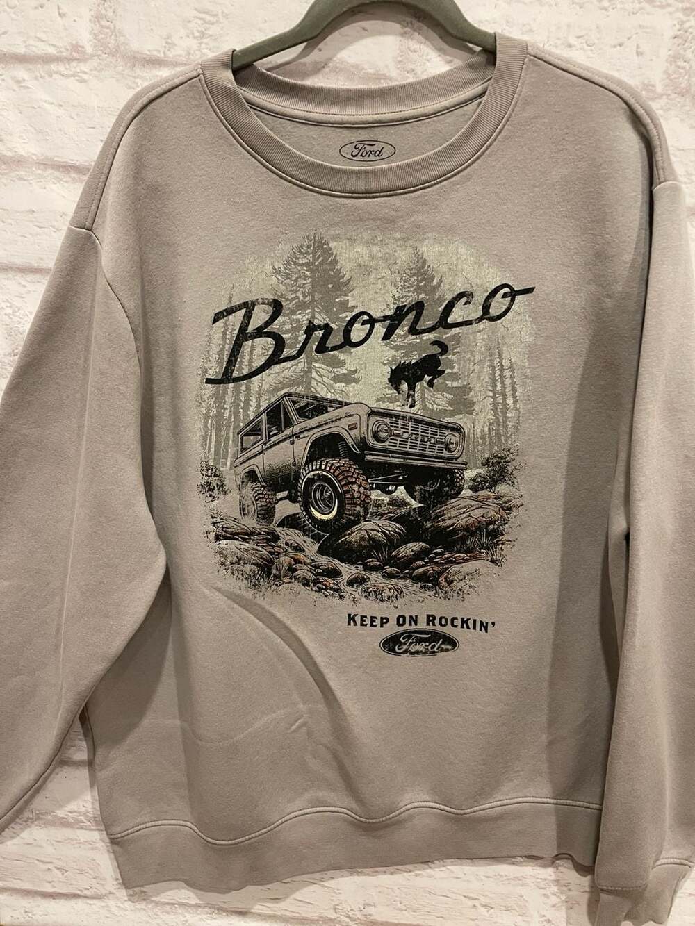 Ford Bronco Sweatshirt Size XL Gray Graphic Crewneck Fleece Pullover